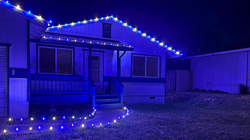Holiday roofline lights in Benicia, CA