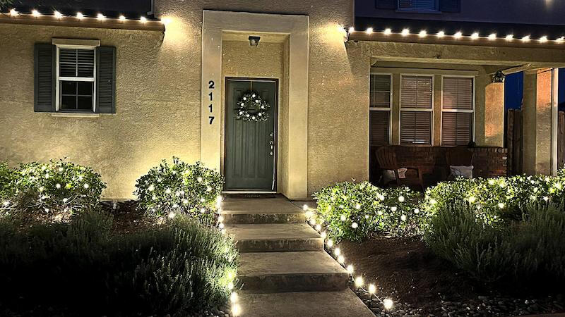 Custom holiday display in Vallejo, CA
